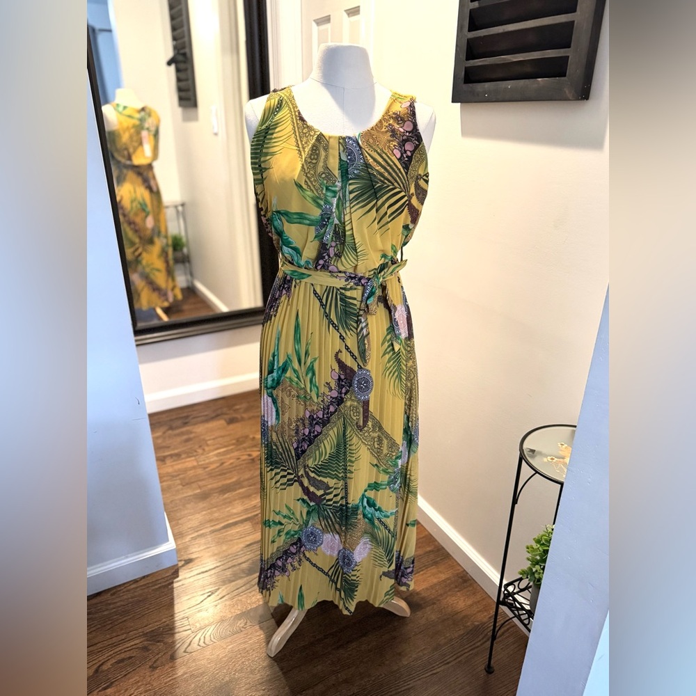 Tropical Leaf Print Maxi Dress